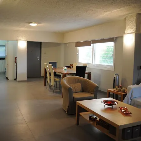 στον λεμονόκηπο Nerántza