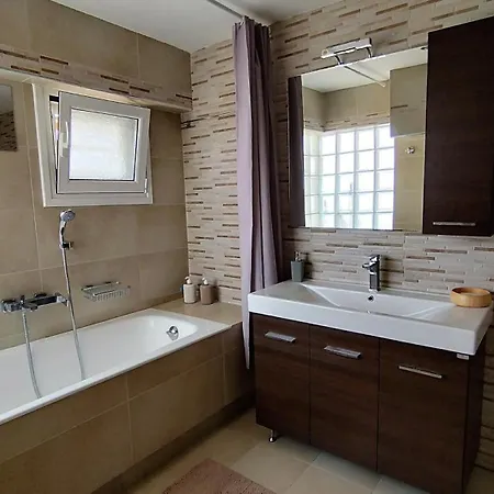 Holiday home στον λεμονόκηπο Nerantza