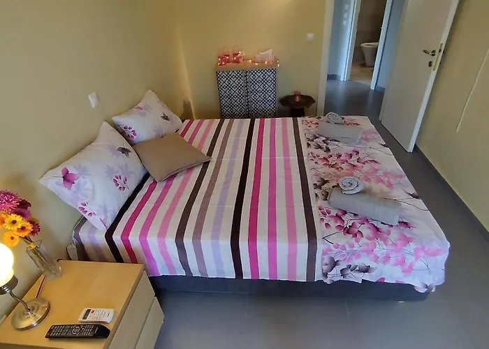 στον λεμονόκηπο Nerántza