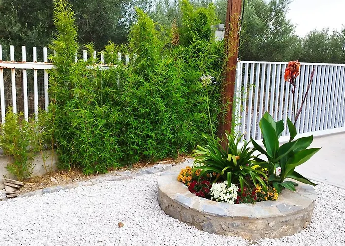 στον λεμονόκηπο Nerántza